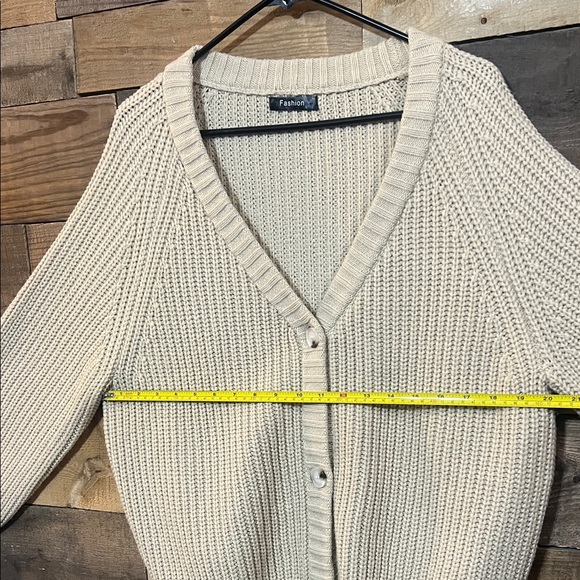 Fashion Cozy Tan Knit Cardigan Sweater Size Large - Picture 2 of 16